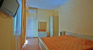 Гостиница Hollywood Guest House Геленджик Номер -28