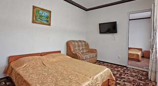 Гостиница Hollywood Guest House Геленджик Номер -14